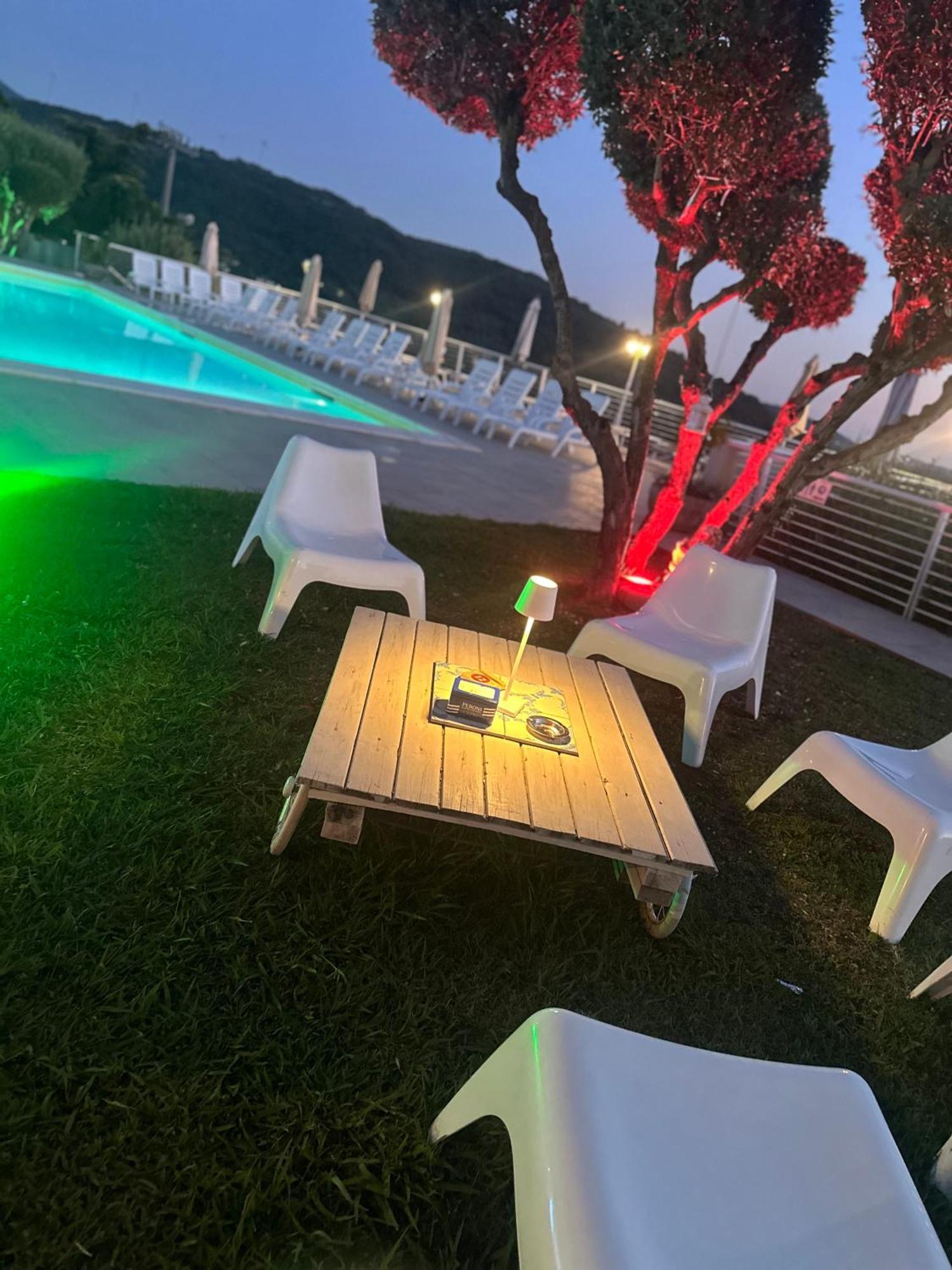 Hotel Ristorante Paradiso Albanella Экстерьер фото