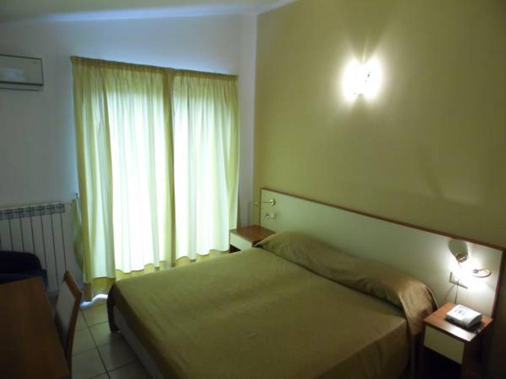 Hotel Ristorante Paradiso Albanella Экстерьер фото