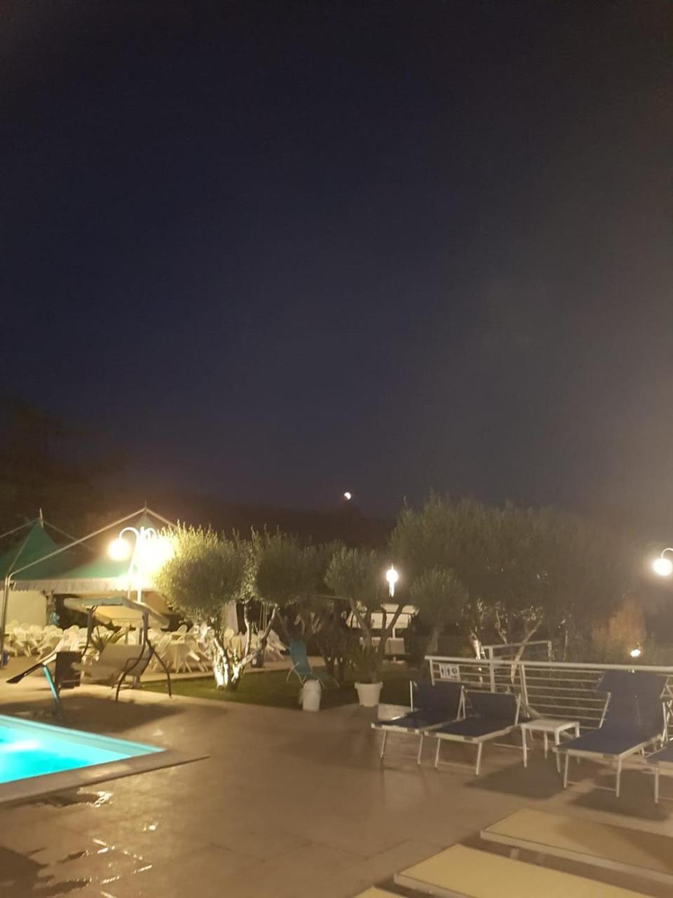 Hotel Ristorante Paradiso Albanella Экстерьер фото