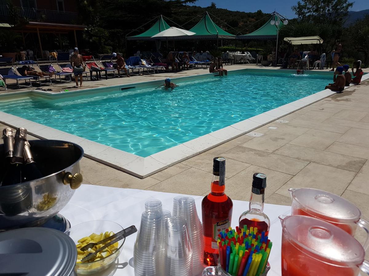 Hotel Ristorante Paradiso Albanella Экстерьер фото